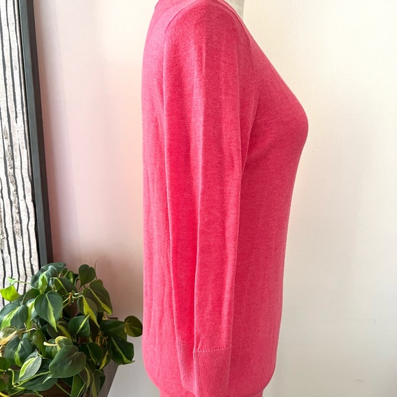 BANANA REPUBLIC Knit  Pink Crochet Trim Top Long Sleeve Round Neck size Small - Picture 6 of 7